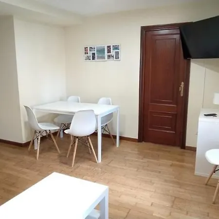 St Peters 43 Apt * 루고