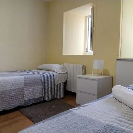 St Peters 43 Apt * 루고